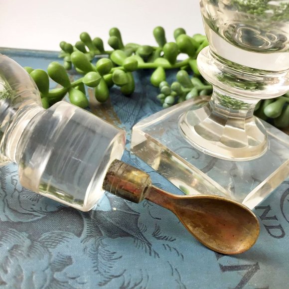 ANTIQUE Victorian Cut Glass Crystal Cayenne Spice Bottle with Gold Spoon Spice J - Picture 3 of 12